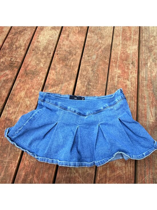 refuge Dresses & Skirts - Y2K Refuge Denim Pleated Mini Skirt With Built-In Shorts Small
